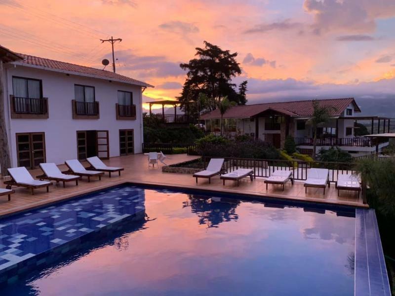 La Huerta Hotel Jiguales エクステリア 写真