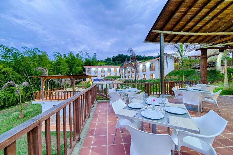 La Huerta Hotel Jiguales エクステリア 写真